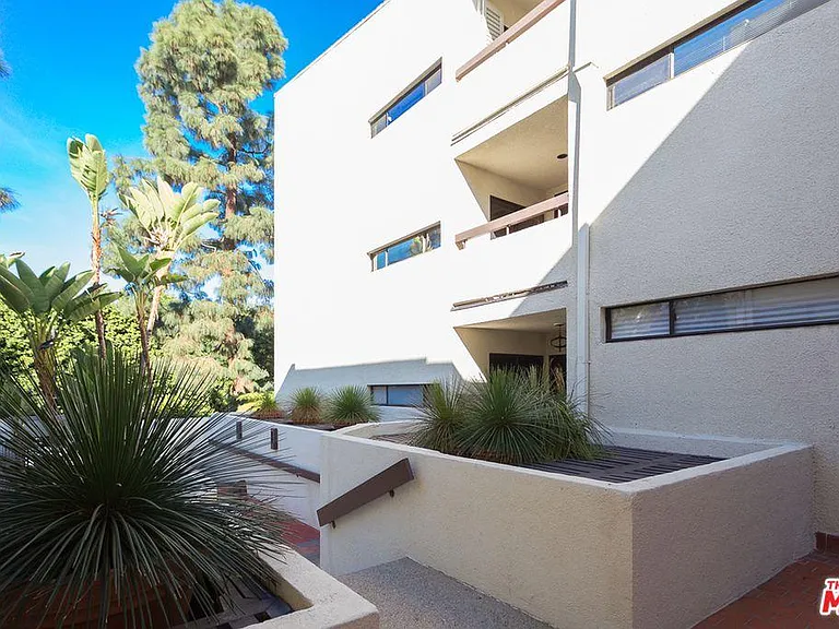 8380 Waring Ave #201 — Photo 32