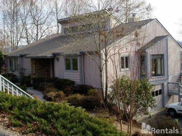 2320 Golf Club Ct, Hendersonville, NC 28739