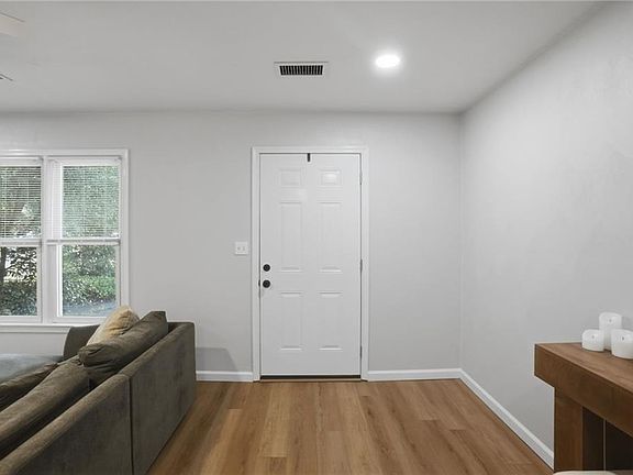 5th image of 844 Wickford Dr