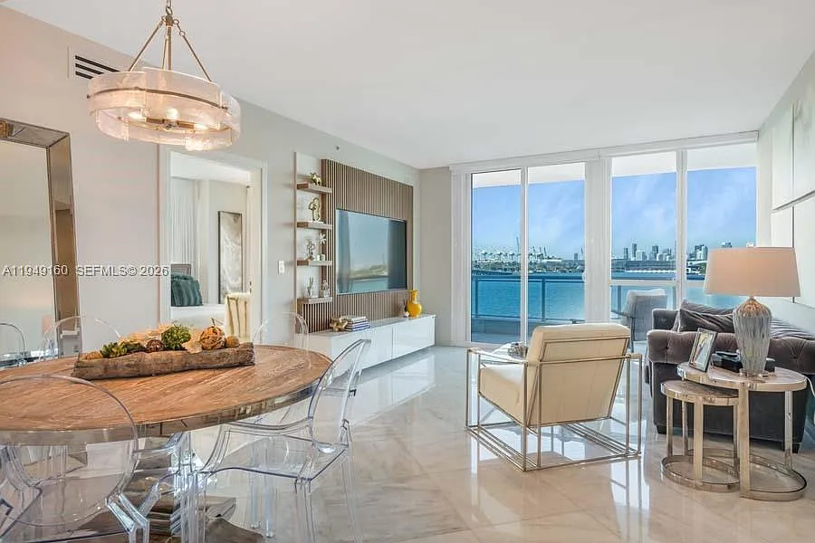 The Bentley Bay Condo — Photo 2