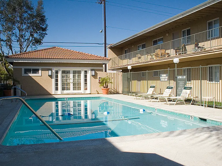 Walden Glen Apartments — Photo 3