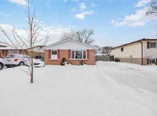 407 Murphy Rd, Sarnia, ON N7S 5G8