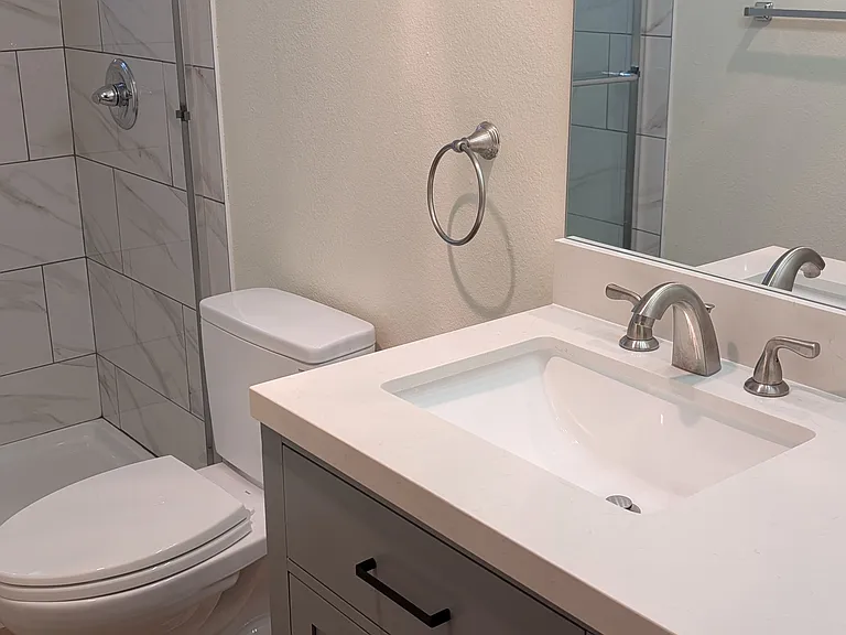 1037 Grand Ave #2 — Photo 4