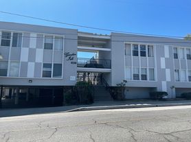 4530 E 4th St, Long Beach, CA