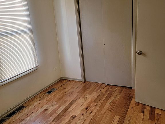 4th image of 1935 Jackson Ave #1