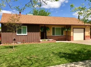 922 Amelia Ave, Hanford, CA 93230