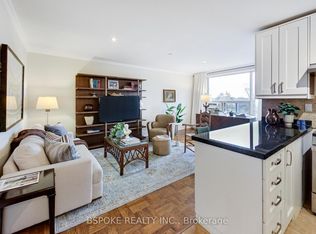 2550 Bathurst St N #405, Toronto, ON M6B2Z2