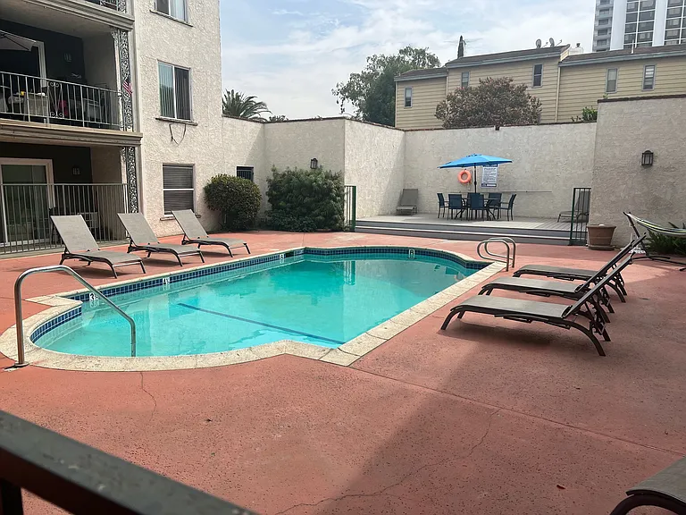 433 Pioneer Drive — Photo 7