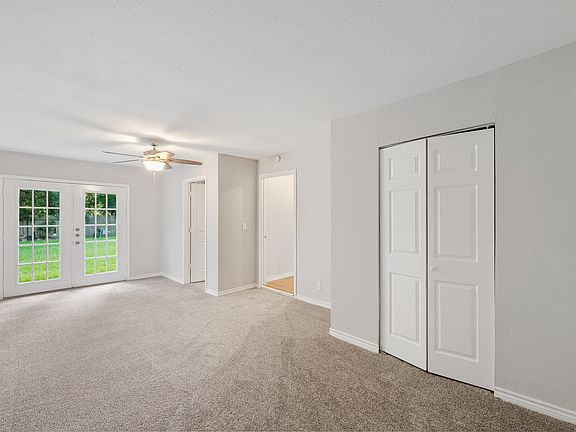 4th image of 809 22nd Ave N