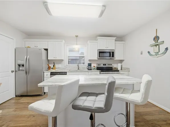 812 Ridgeway Ave, Hampton, VA 23661