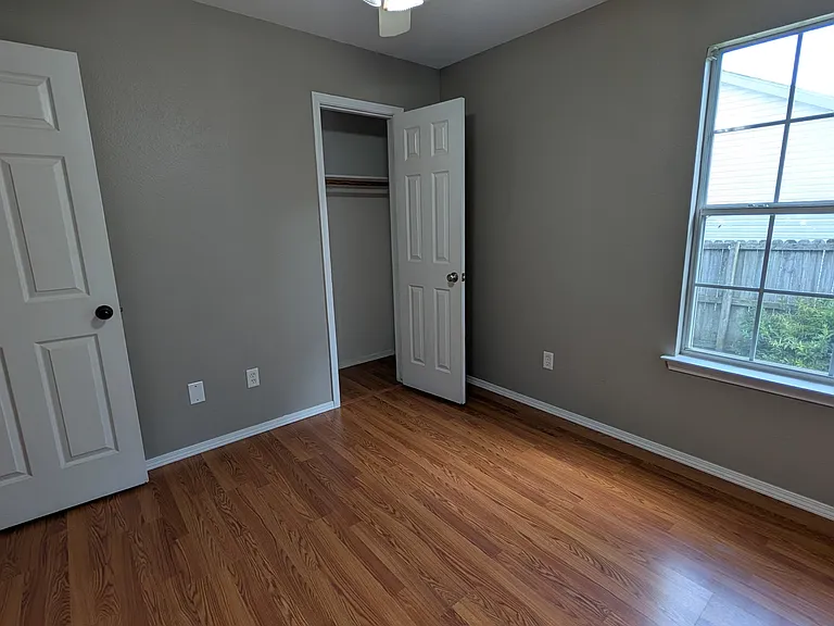 2600 Lost Springs St — Photo 17