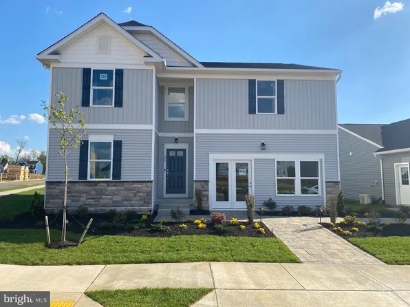 9 Thorton Ave, Ranson, WV 25438