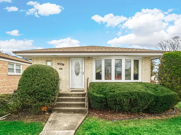 8059 Menard Ave, Burbank, IL 60459