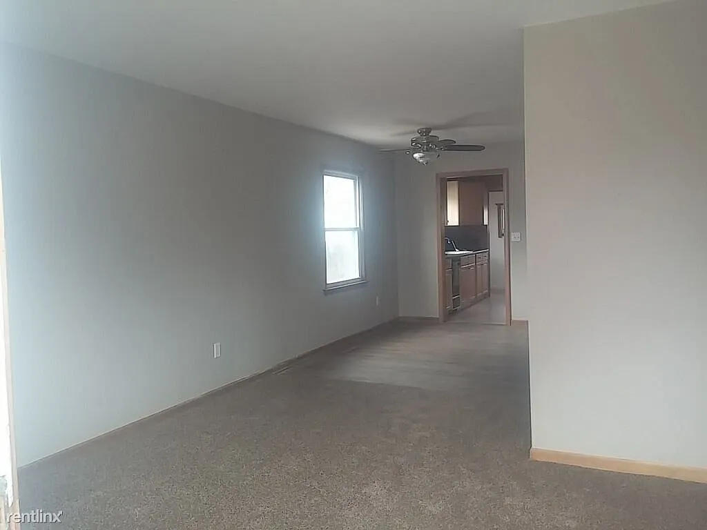 27827 Brettonwoods St photo 1