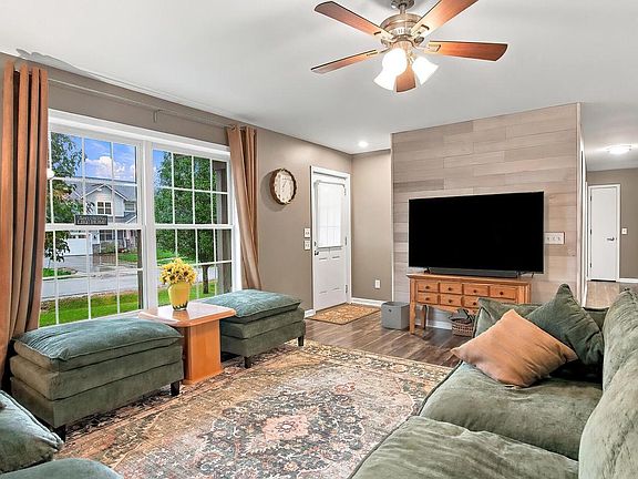 3rd image of 343 Homestead DRIVE