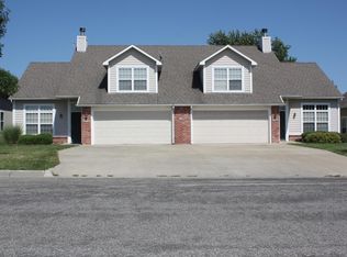 2718 Crestline Dr, Lawrence, KS 66047