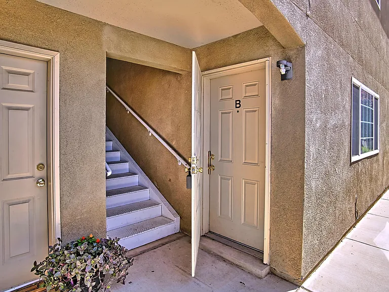 1909 Wilmoore Dr SE #B — Photo 3