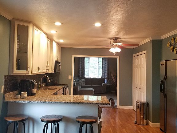 4th image of 207 N Shore Dr