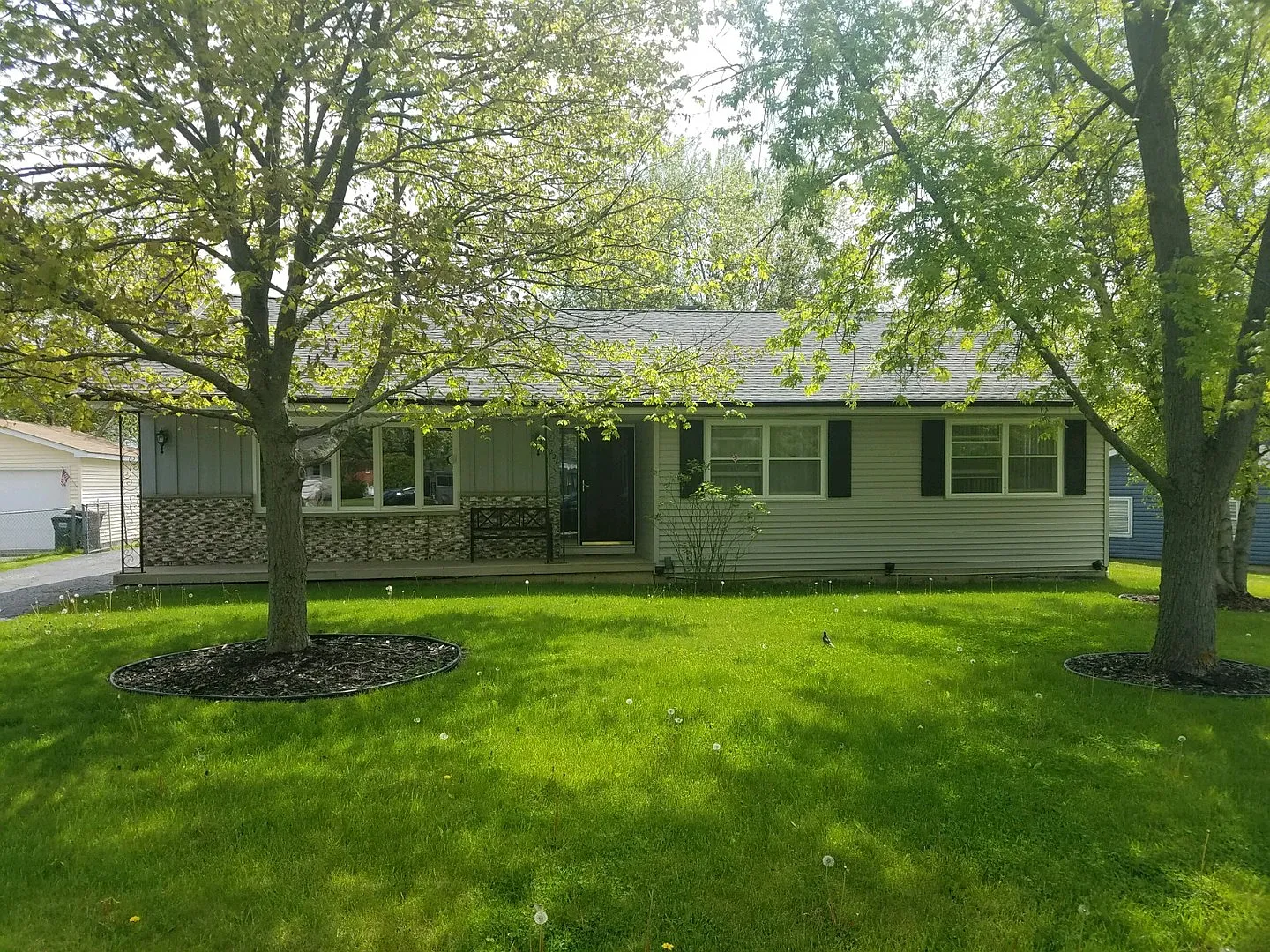 221 Countryside Ln photo 1