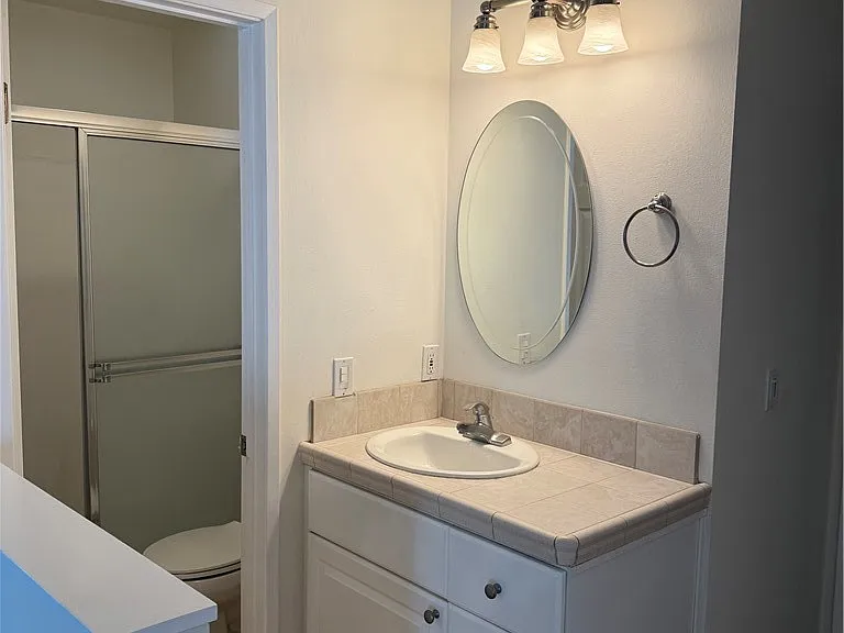 1117 Canterford Cir — Photo 6