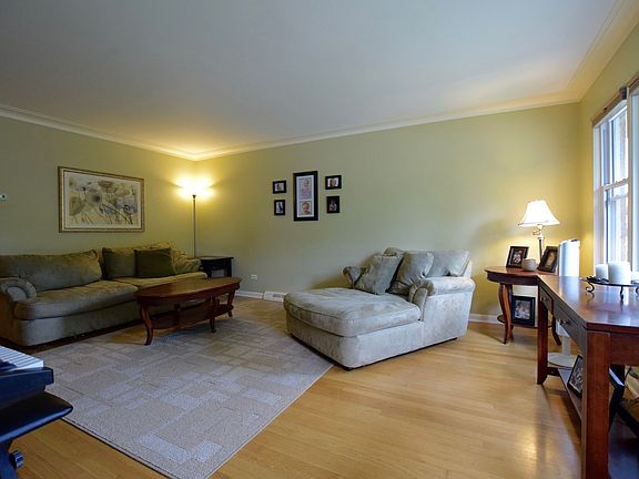 3rd image of 9420 S Lawndale Ave