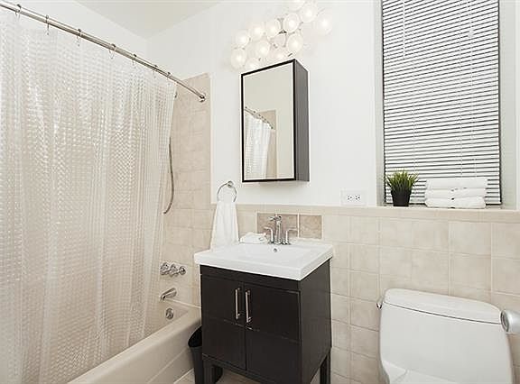 5th image of 496 Pavonia Ave #202