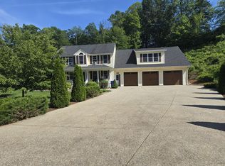 32 Greer Rd, Goffstown, NH 03045