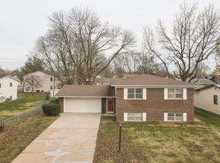 604 Joseph Dr, Fairview Heights, IL 62208