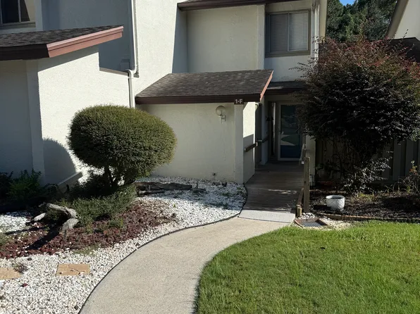 1 Marsh Harbor Dr #1F, Beaufort, SC 29907