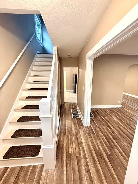 3 bed, 1.5 bath, 1388 sqft, $1,600 — Photo 3