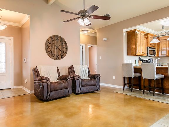 3rd image of 1020 Gleaux Dr