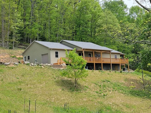 242 Pinehurst St, Independence, VA 24348