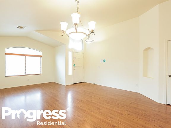 4th image of 4802 W Valencia Dr