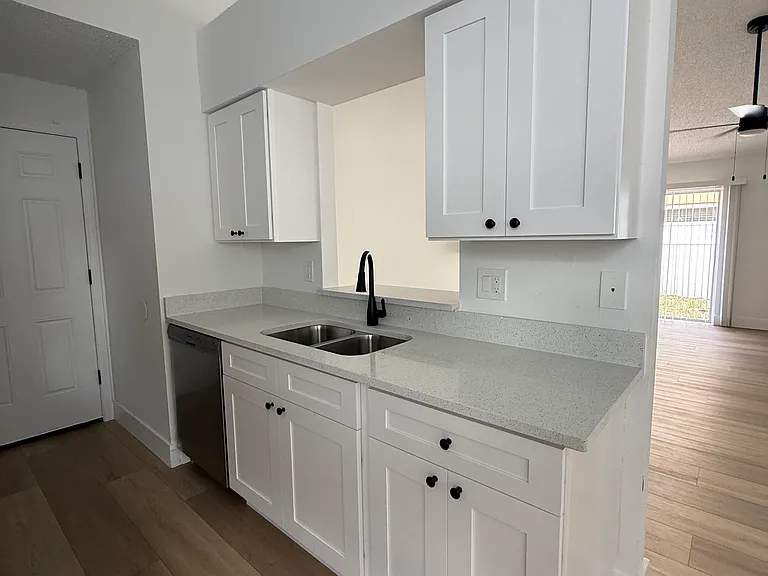 4660 E Eastwind Dr — Photo 5