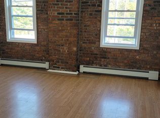 895 Wolcott Ave APT 3, Beacon, NY 12508