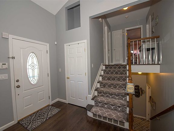2nd image of 54 Oak St