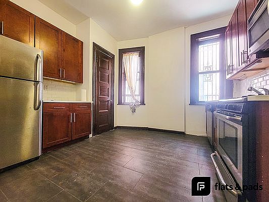 5th image of 1404 Pacific St #1F