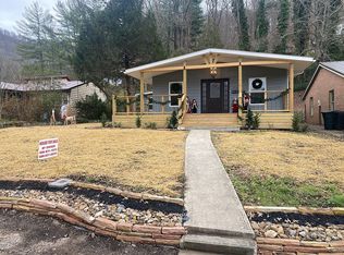 1716 W 6th Ave, Williamson, WV 25661