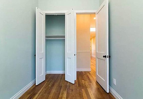 5th image of 331 Melrose St APT 3