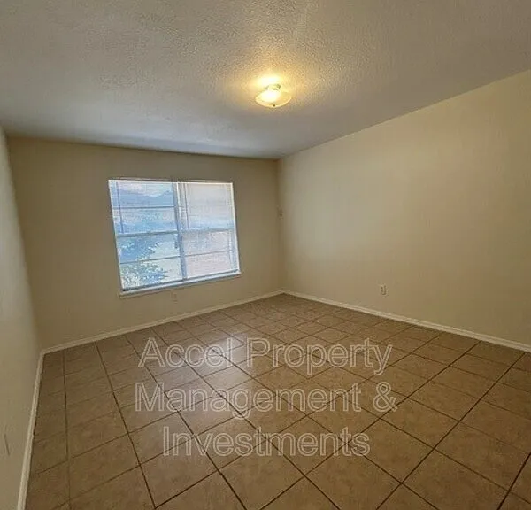 2409 Gumwood Ave #1 — Photo 9