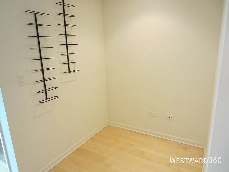 225 S Sangamon #605 — Photo 7