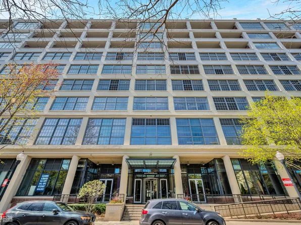900 N Kingsbury St APT 738, Chicago, IL 60610