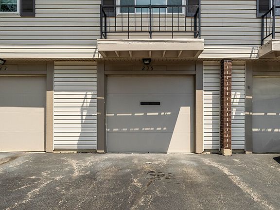 3rd image of 235 Patuxet Ct