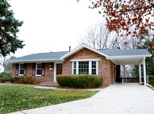 1734 Tamerisk Ct, Vienna, VA 22182