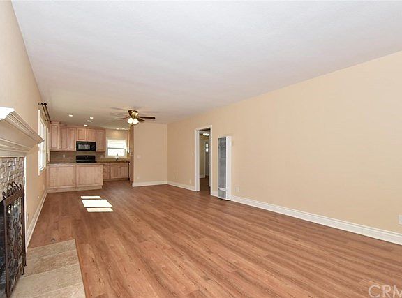 5th image of 1095 Bennett Ave