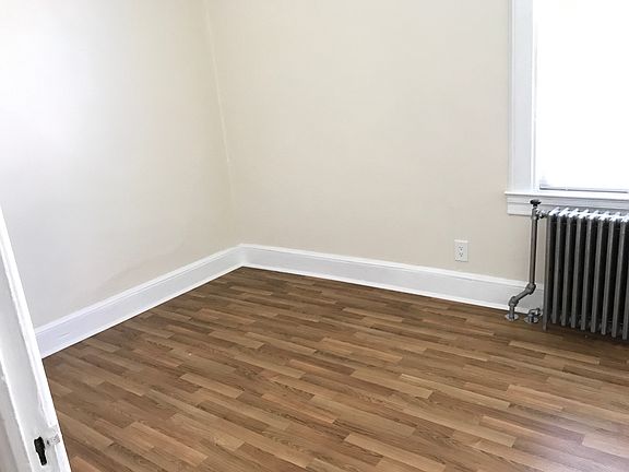 3rd image of 68 Oakland Ave