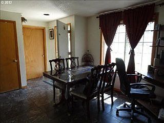 3rd image of 5304 NE 70th Cir