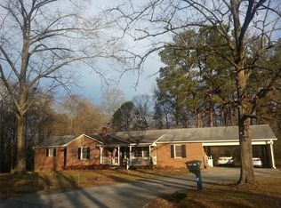 222 Johnny St, Hartwell, GA 30643