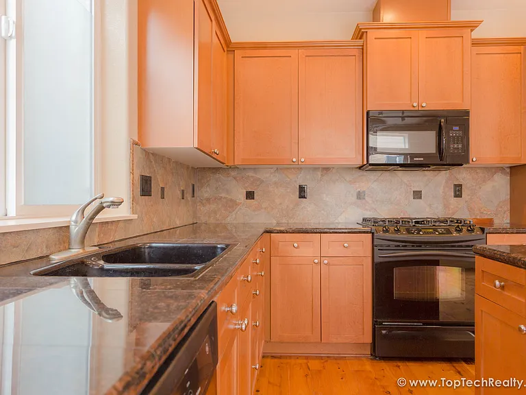 182 NW 209th Ave — Photo 5
