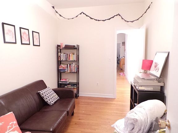 4th image of 548 11th St #1D